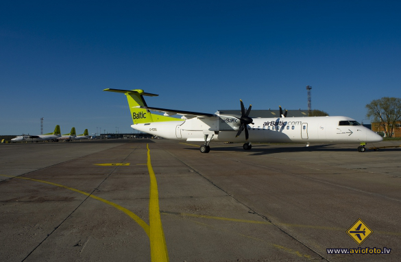 Bombardier DHC-8-402 Q400