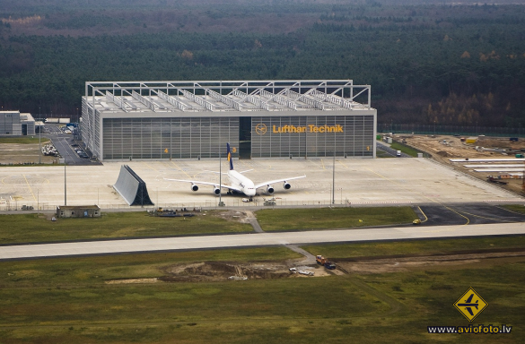 Airbus A380-841