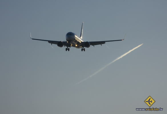 Boeing 737-8AS