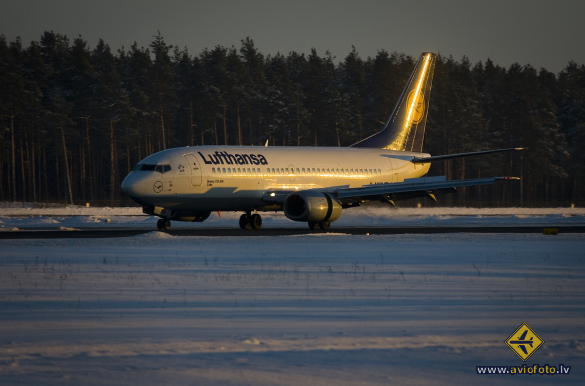 Boeing 737-330