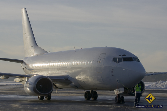 Boeing 737-505
