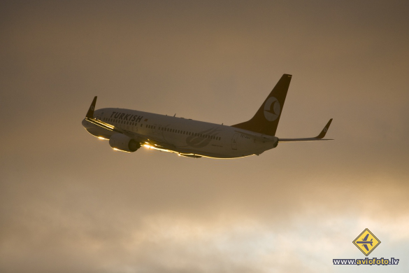 Boeing 737-8F2