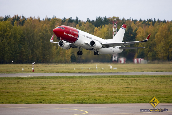 Boeing 737-31S