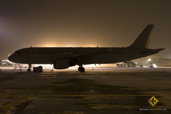 Airbus A320-214
