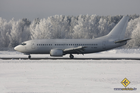 Boeing 737-505