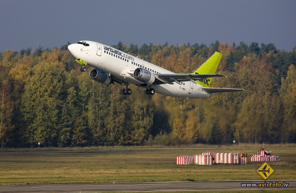 Boeing 737-31S