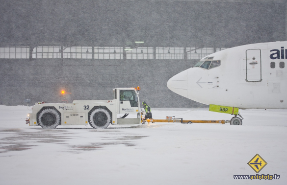 Boeing 737-522
