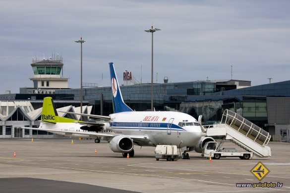 Boeing 737-524
