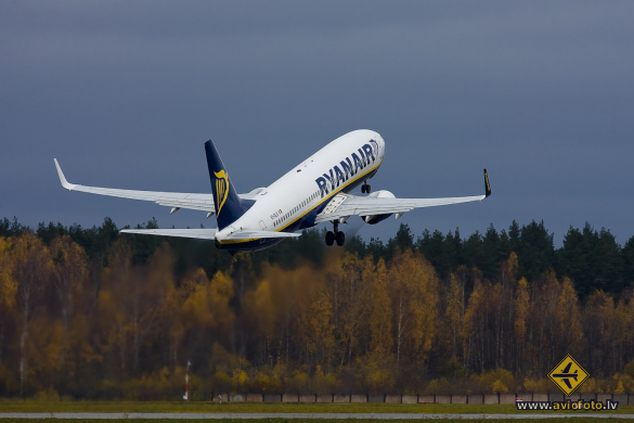 Boeing 737-8AS