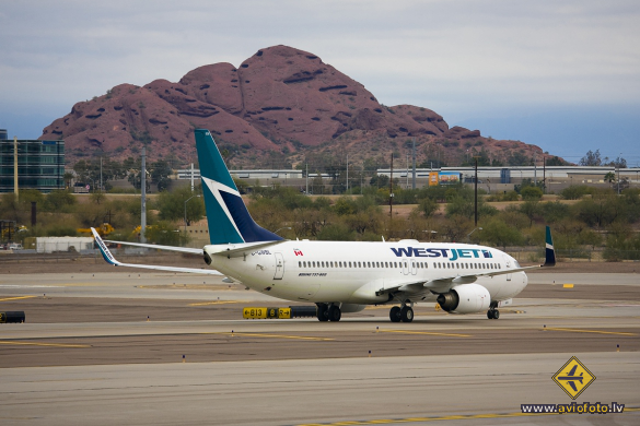 Boeing 737-8CT