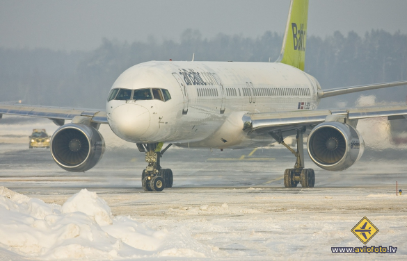 Boeing 757-256