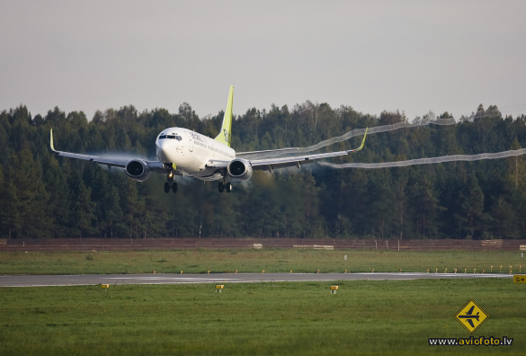Boeing 737-33V