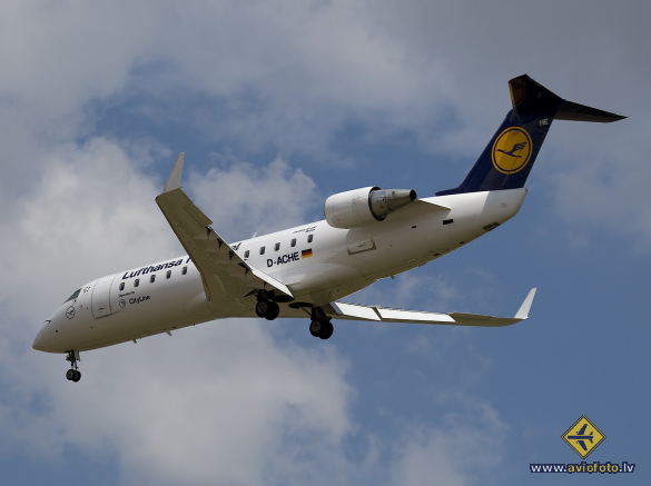 Bombardier CRJ-200LR (CL-600-2B19)