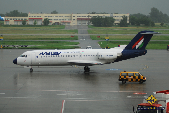 Fokker 70 (F-28-0070)