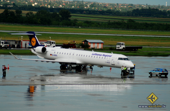 Bombardier CRJ-900LR (CL-600-2D24)