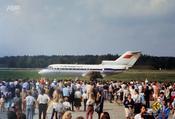 Yakovlev Yak-40K