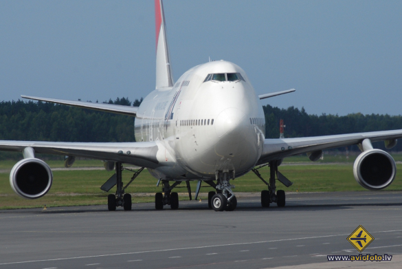 Boeing 747-446