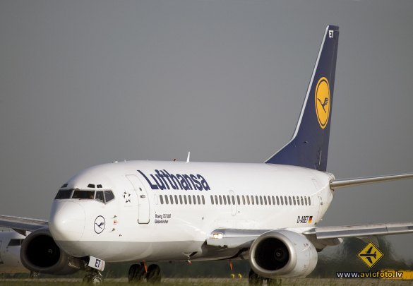 Boeing 737-330