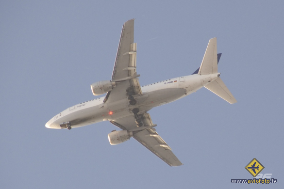 Boeing 737-530