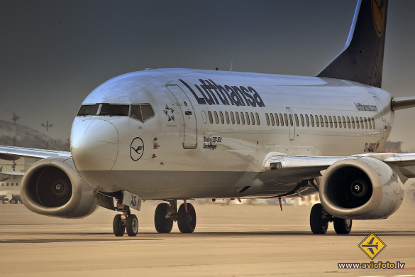Boeing 737-330