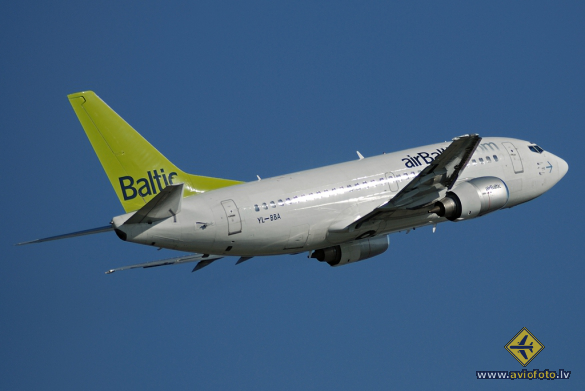 Boeing 737-505