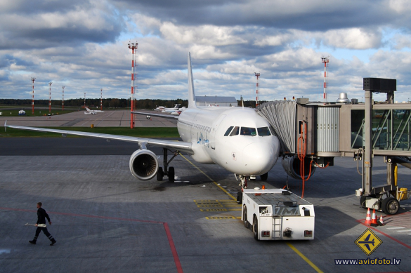 Airbus A320-211