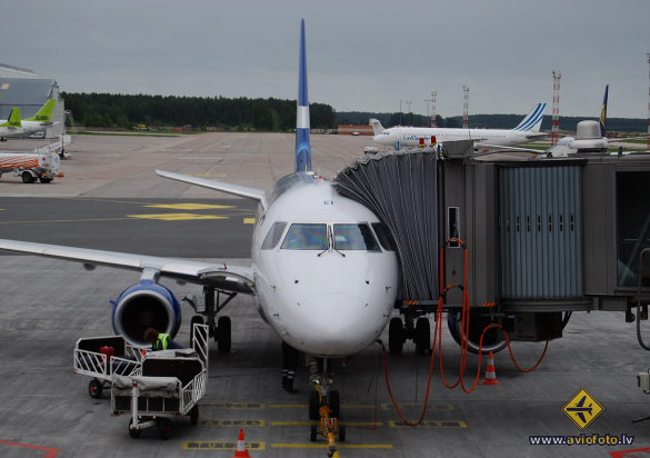 Embraer 170STD (ERJ-170-100STD)