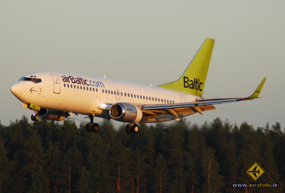 Boeing 737-33V
