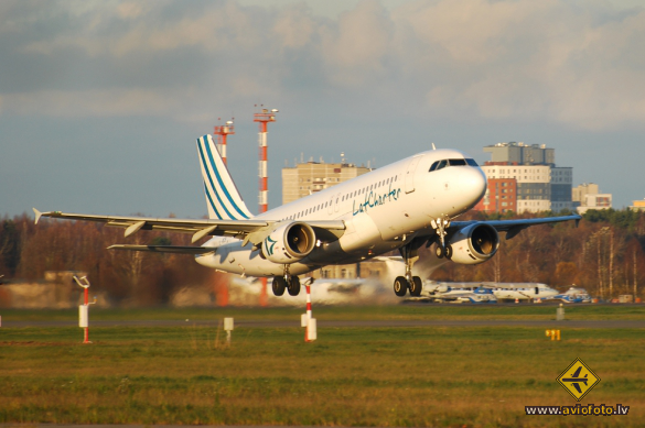 Airbus A320-211