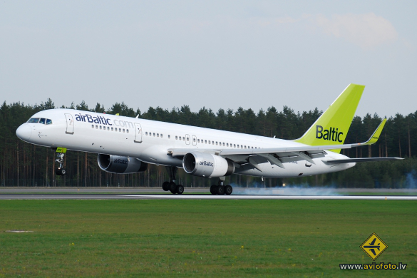 Boeing 757-256