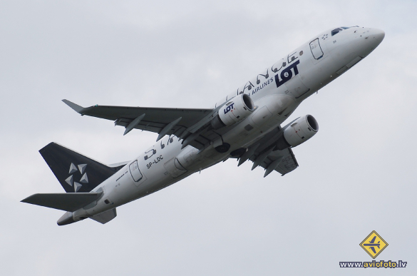 Embraer 170STD (ERJ-170-100STD)