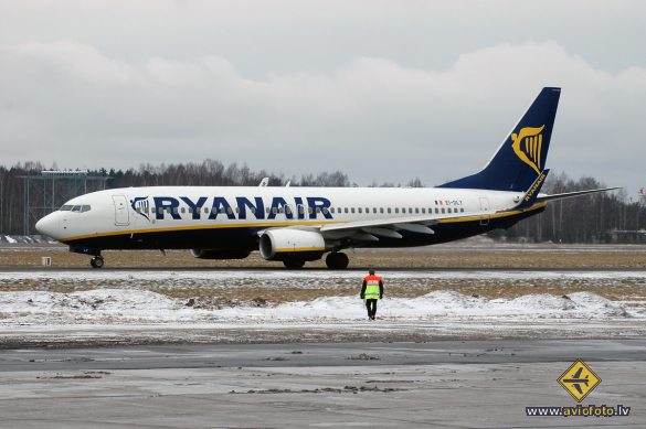Boeing 737-8AS