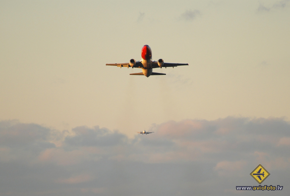 Boeing 737-33A