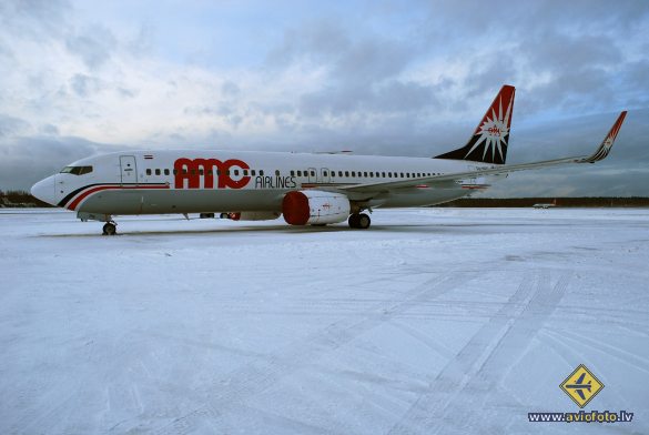 Boeing 737-86N
