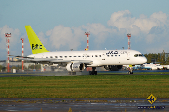Boeing 757-256