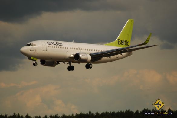 Boeing 737-33V