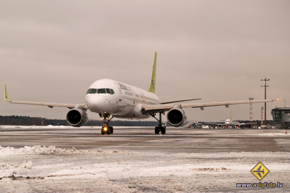 Boeing 757-256