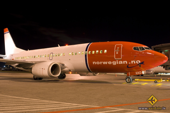 Boeing 737-33V