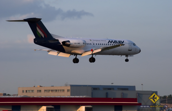 Fokker 70 (F-28-0070)