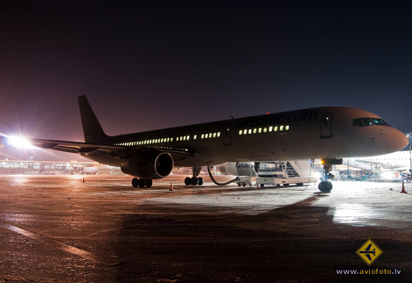 Boeing 757-256