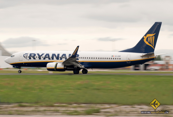 Boeing 737-8AS