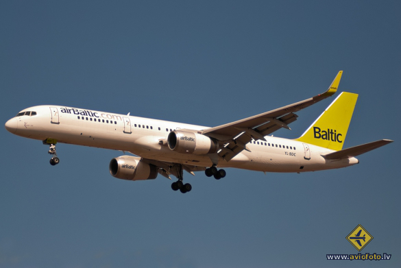 Boeing 757-256