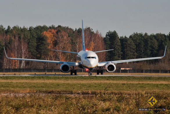 Boeing 737-8AS