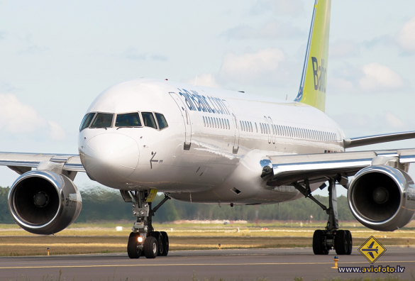 Boeing 757-256