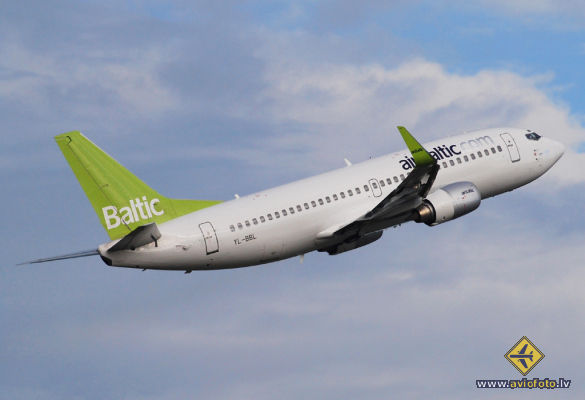 Boeing 737-33V