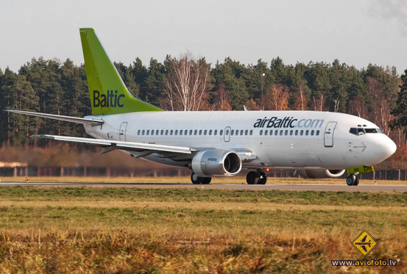 Boeing 737-31S