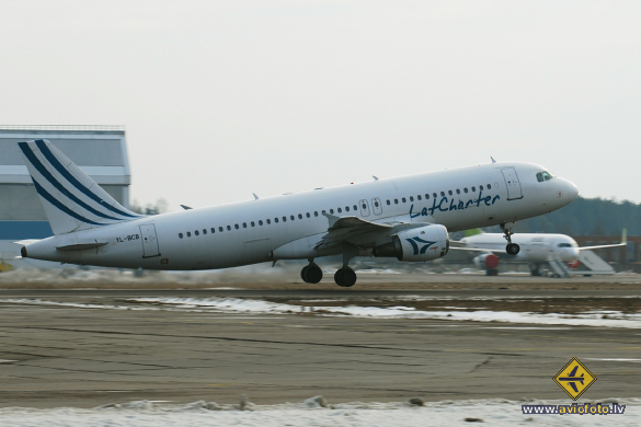 Airbus A320-211
