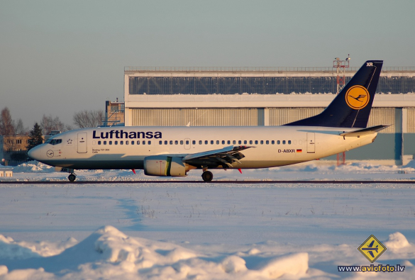 Boeing 737-330