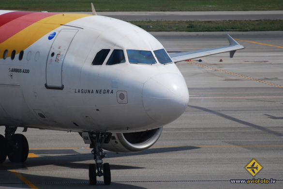 Airbus A320-214