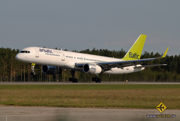Boeing 757-256